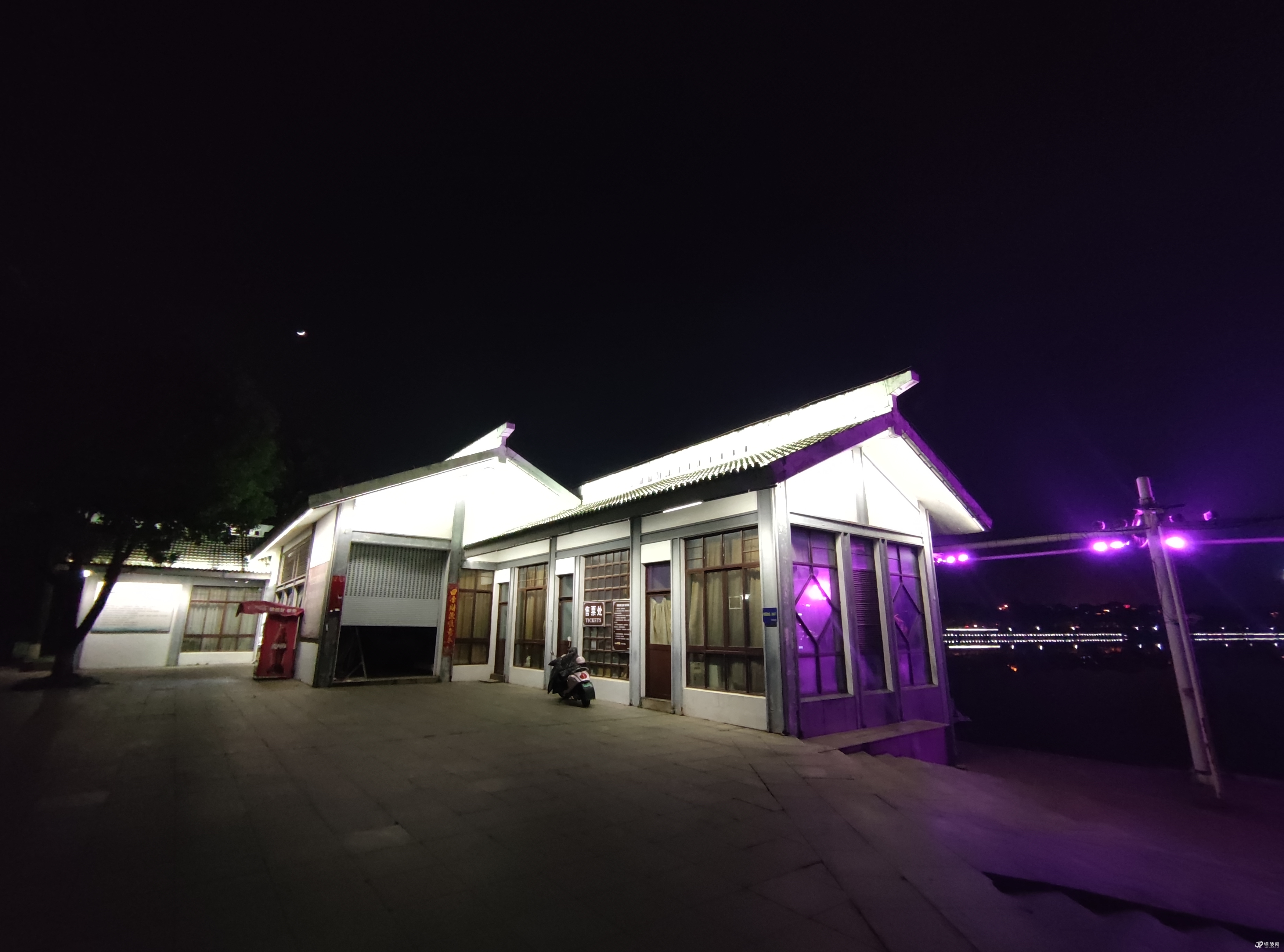 最美的铜陵一一天井湖夜景